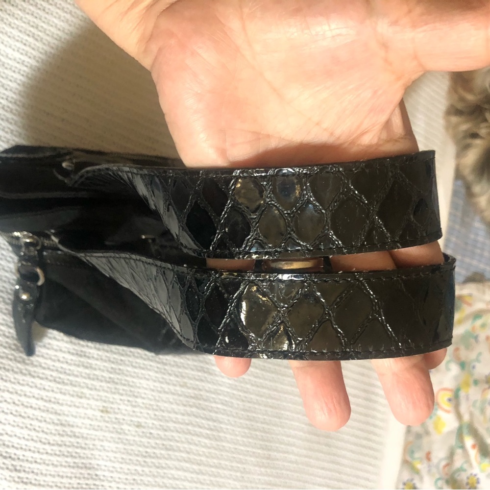 Guess Bag - Picture 2 of 10